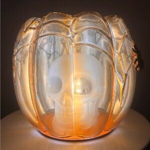 NEW Bath and Body Works Glass Pumpkin with Skull Light candle pedestal